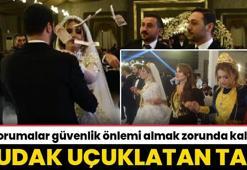 Düğünde dudak uçuklatan takı! Korumalarla güvenlik önlemi alındı
