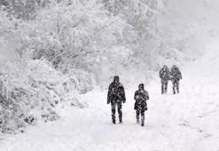 Hava kar topluyor! Pazartesi gecesinden başlıyor: 18 Aralık kar yağışı Pazartesi tatili getirebilir!