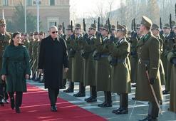 Cumhurbaşkanı Erdoğan, Macaristan’da resmi törenle karşılandı