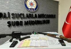 İzmir polisinden 29 adrese operasyon: 21 gözaltı