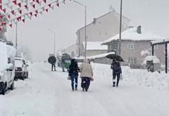 Tunceli’de kar kalınlığı 35 santimetreye ulaştı; 96 köy yolu kapalı