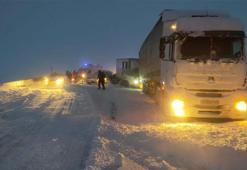 Iğdır'a ilk kar yağdı, Ardahan beyaza büründü, Kars'ta yollar kapandı