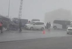 Bitlis’te zincirleme kaza: 18 yaralı