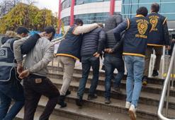 Adıyaman'da hasarlı binalardan kombi hırsızlığına 5 gözaltı