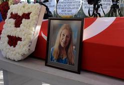 Ayla Algan alkışlarla son yolculuğuna uğurlandı