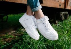 Rüyada Beyaz Ayakkabı Giyen Birini Görmek Ne Anlama Gelir? Rüyada Beyaz Ayakkabı Giymek Nasıl Yorumlanır?