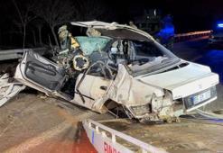 Kaza yapan otomobilin hız göstergesi 240 kilometrede takılı kaldı! Ölen olmadı