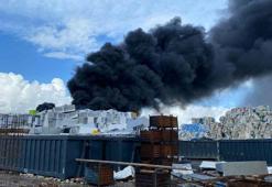 Manisa'da ikinci kez yangın çıkan geri dönüşüm tesisi mühürlendi