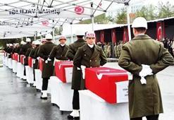 Türkiye'nin yüreğine ateş düştü! Şehitlerimizin yarım kalan hikayeleri yürek yaktı