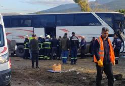 Hatay'da işçi servisi otobüsler çarpıştı: 1'i ağır 18 yaralı