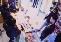 Bağcılar'da tekel bayisine silahlı saldırı kamerada