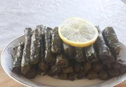 Yaprak sarma hakkında ev tüyosu: Maden suyunu ekleyince tencereden kalem gibi çıkıyor!