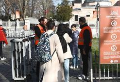 Ayasofya'da yeni düzenleme sonrası ilk Cuma: Giriş yoğunluğu azaldı