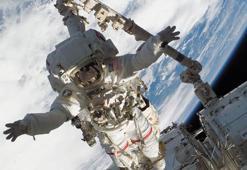 Astronot kıyafeti neden beyaz? Astronot kıyafeti kaç kilo, kaç TL, astronot kıyafetleri hangi maddeden yapılır? Astronot kıyafetlerinin özellikleri