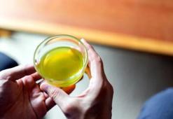 1 bardağı göbeği dümdüz yapıyor! "Siyah çay yerine bunu tercih edin. Çünkü epigallokateşin-3-gallat veya EGCG olarak bilinen bir Polifenol açısından zengin."