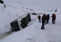 Sivas'ta otobüs kazası! Çok sayıda yaralı var