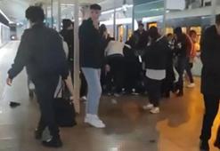 Metro istasyonunda bıçaklı kavga! Ölü ve yaralı var