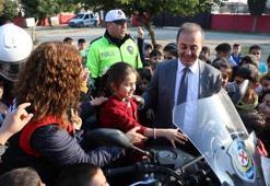 Adana Emniyet Müdürü öğrencilerle bir araya geldi