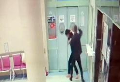 Hastanede dehşet anları! Annesinin ölüm haberini veren kadın doktoru yumrukladı