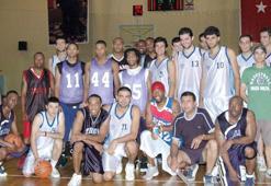 Zafer Adana Demirspor basketbol takımının oldu