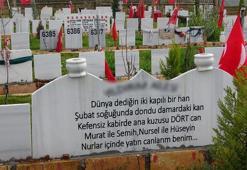 Depremde ölenlerin mezar taşları görenleri duygulandırıyor