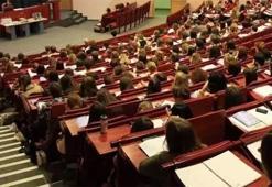 Akademisyenler, asistanlarının yayınlarına böyle çöküyor!