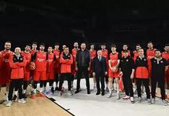 Bakan Bak'tan 12 Dev Adam'a idman ziyareti!