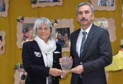 Depremde hayatını kaybeden ailenin adı çok amaçlı salona verildi