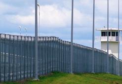 &#199;eteler hapishanelere saldırdı, h&#252;k&#252;met acil durum ilan etti