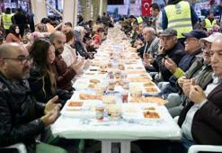 Adana Seyhan'da ilk iftar sofrası kuruldu