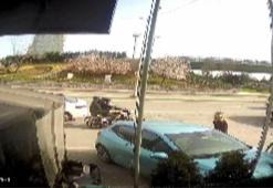 Motosikletli iki kişi tabancayla iş yerine mermi yağdırdı