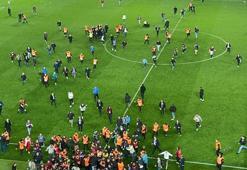 Fenerbahçe, zorlu maçı kazandı! Taraftarlar sahaya girdi