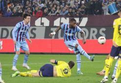 Trabzonspor-Fenerbahçe maçında tartışmalı pozisyonlar, penaltı kararı ve golden önce faul itirazları...