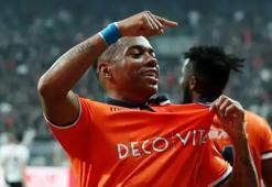 Dünyaca ünlü futbolcu Robinho toplu tacizden tutuklandı