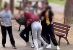 Liseli kızların tartışmaya kavgaya dönüştü! Tekme ve yumrukların konuştuğu kavga kameralara yansıdı