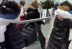 Ünlü şarkıcının kızı Türkiye'ye döndü! Havalimanında duygusal anlar