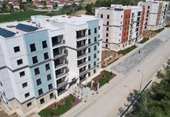 Evini gören depremzedenin mutluluğu yürekleri ısıttı! "8 bin konut yapımı devam ediyor"