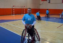 Basketbolla hayata tutuldu! "Evlerine kapanıp kalmasınlar"