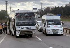 İşçileri ve askeri personelleri taşıyan servis araçları çarpıştı: 5’i askeri personel, 16 yaralı