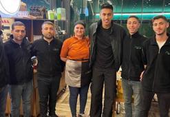 İrfan Can Eğribayat künefe ve Adana Bombası’na hayran kaldı