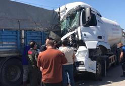 Sağ seritte duran TIR'a tanker çarptı: 1 ölü, 1 ağır yaralı
