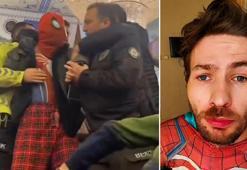 Bayram namazına 'Örümcek Adam' kostümüyle gitmişti! Neden yaptığını açıkladı