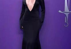 Serenay Sarıkaya'nın elbisesi olay oldu