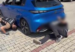 Şeytanın aklına gelmez! otomobil tamponunda 2 kilo 200 gram esrar yakalandı