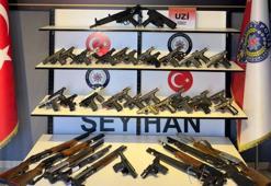 Adana’da 54 ruhsatsız silah ele geçirildi, 373 kişi yakalandı! Tutuklandılar