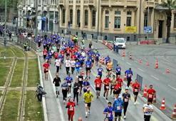 İzmir maratonu 2024 güzergahı! 21 Nisan İzmir maratonu nedeniyle kapalı yollar hangileri, saat kaçta? Maraton İzmir 2024 parkur