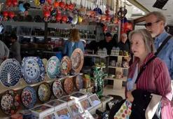 Kuşadası’nda kruvaziyer hareketliliği esnafı mutlu etti