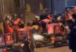 Eski sevgili olayı görenleri şok etti! Kapıda çok sayıda biriktiler