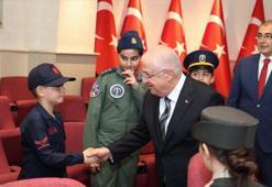 Milli Savunma Bakanı Güler, TRT Çocuk Korosu ile bir araya geldi!