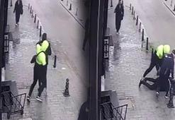 İstanbul'un göbeğinde akılalmaz anlar! Yumrukla bayıltıp böyle gasp etti